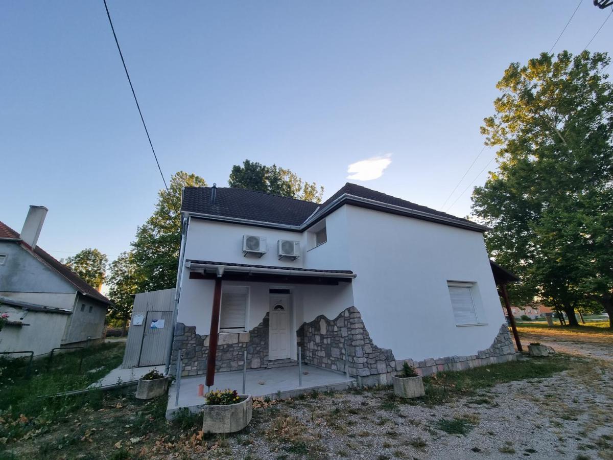 Sosto Apartman Székesfehérvár 外观 照片